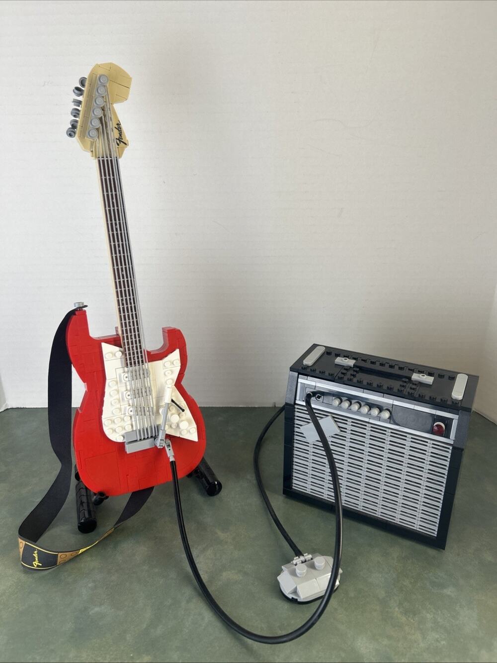 LEGO Ideas Fender Stratocaster Partial I21329 Guitar Amp Manual ncomplete